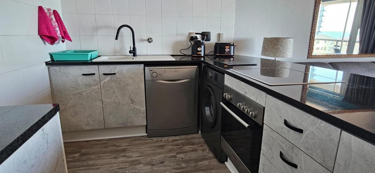 Sea Breeze Apartment เคปทาวน์ ภายนอก รูปภาพ